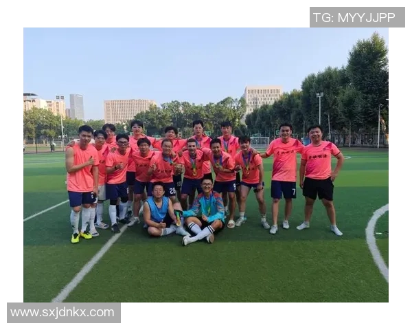 西安足球队勇攀高峰的奋斗历程与锦标赛背后的故事