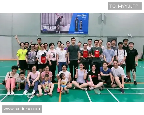 成都羽毛球队整体表现分析：压制与失误的双重影响探讨